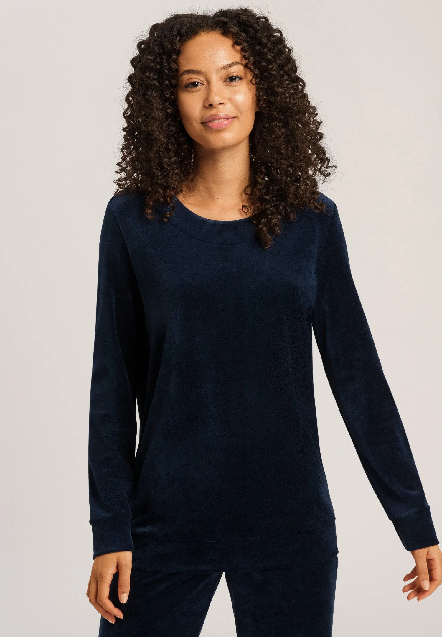 Favourites Velvet Round Neck Pullover | Deep Navy 78770-1610